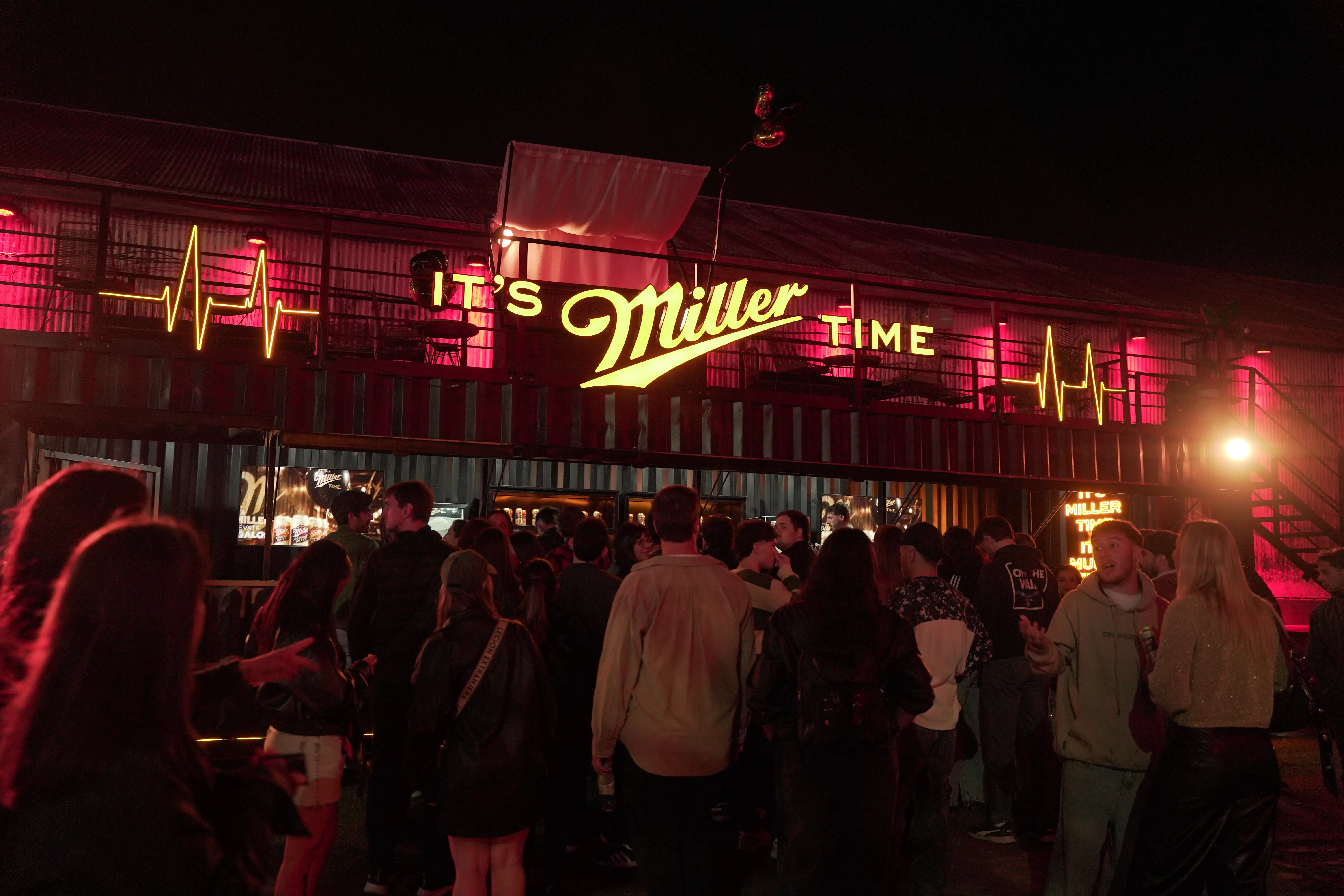 Miller llevó su propuesta de música electrónica al Harlem Festival de Santa Fe